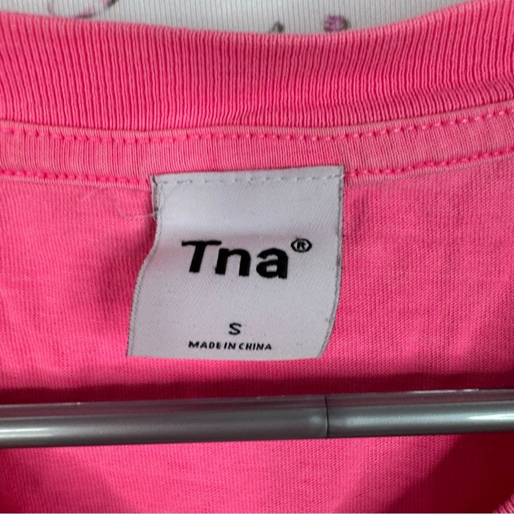 TNA crop tee tshirt neon bright Vibrant Pink Short Sleeve Tee - Picture 4 of 6